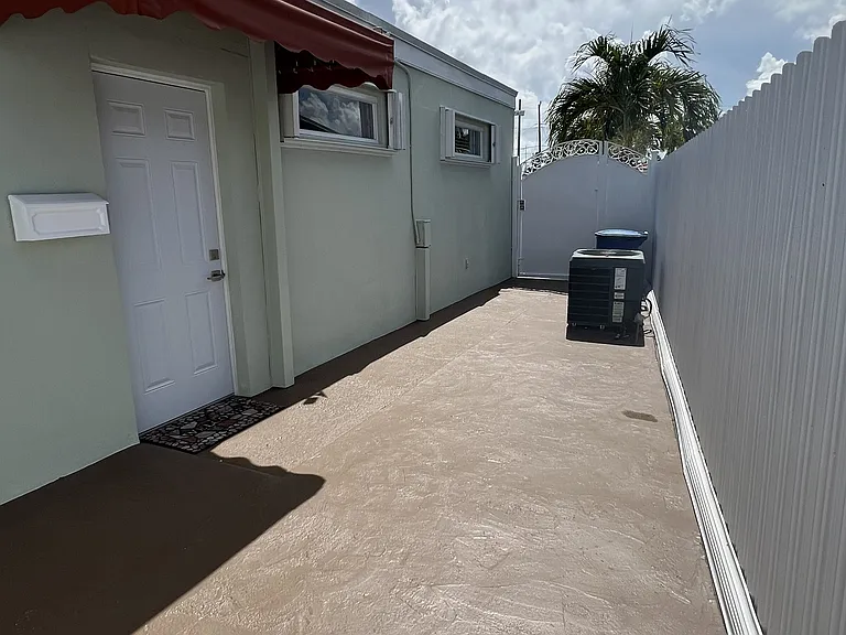 SW 116th Ave — Photo 1
