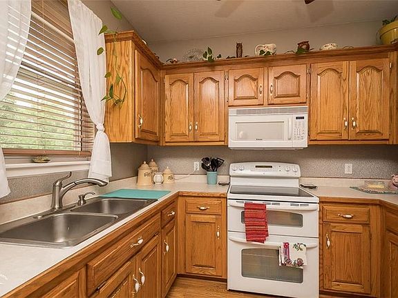 5th image of 707 Redbud Dr