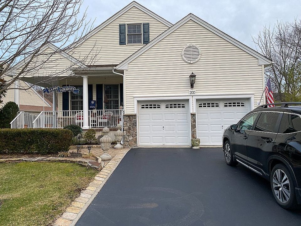 1st image of 200 Rolling Meadows Blvd N