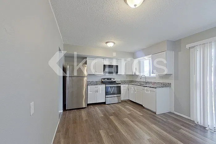4 bed, 2.5 bath, 1040 sqft, $1,825 — Photo 4