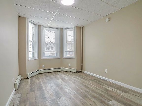 3rd image of 76 Carlton Ave APT 5