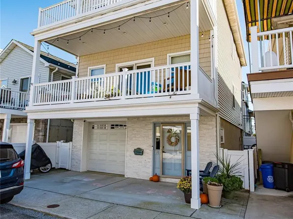 76 New Hampshire St, Long Beach, NY 11561