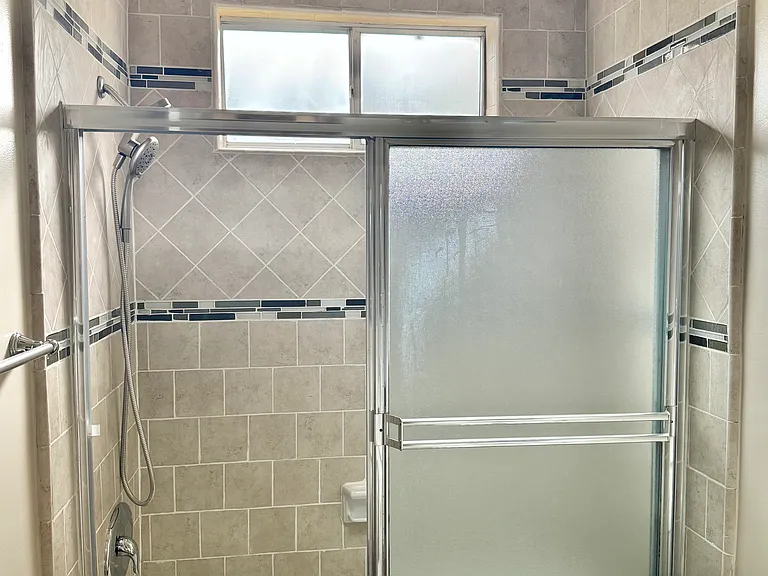 1040 N Laurel Ave #1 — Photo 15