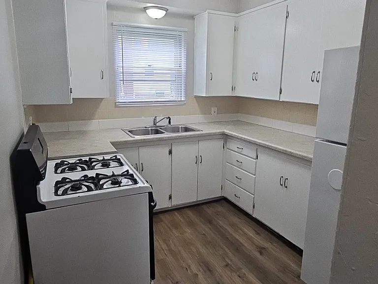1404 N Broadway St #A — Photo 9