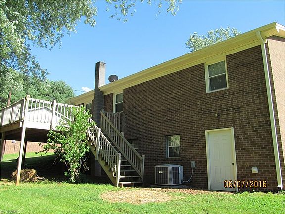 5th image of 256 Woodcreek Dr