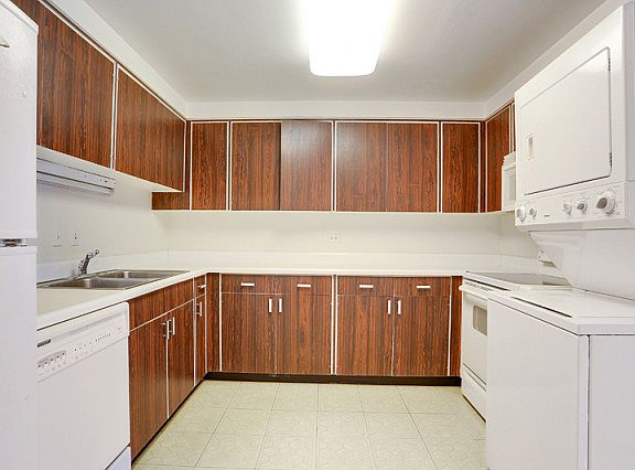 2nd image of 2100 St Charles Ave APT 5L