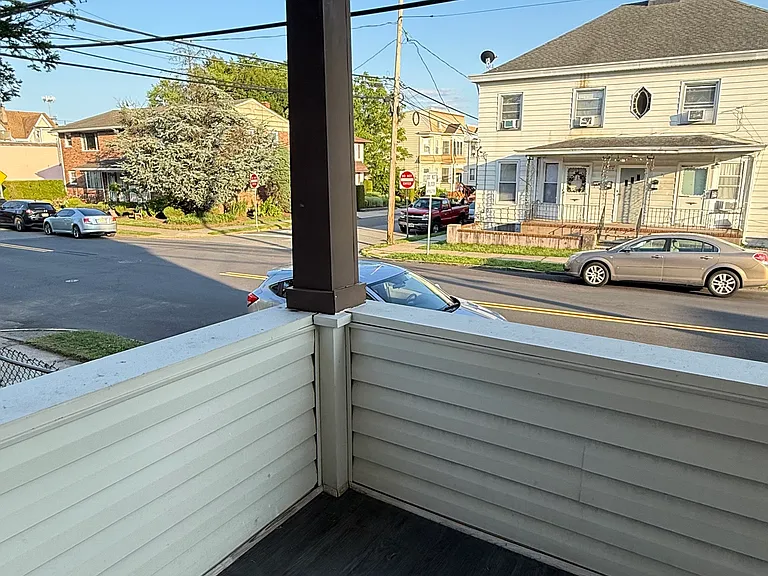 Barbour St — Photo 20
