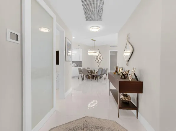 15811 COLLINS Avenue #2207, Sunny Isles Beach, FL 33160