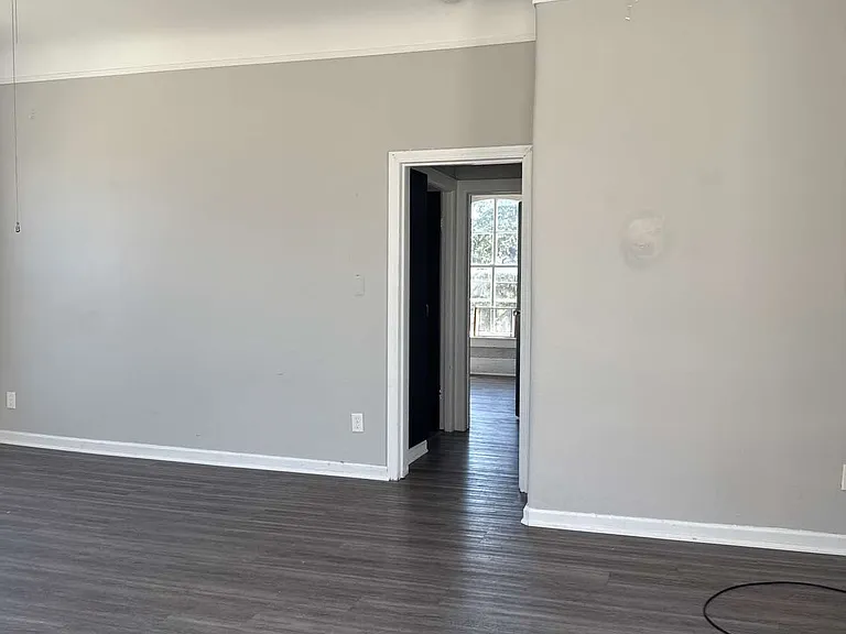 927 Ontario St — Photo 10