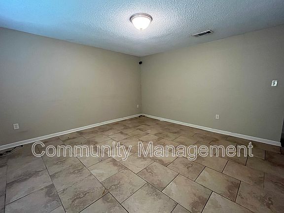 5th image of 16813 Vermillion Dr