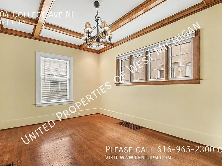 304 College Ave NE — Photo 6