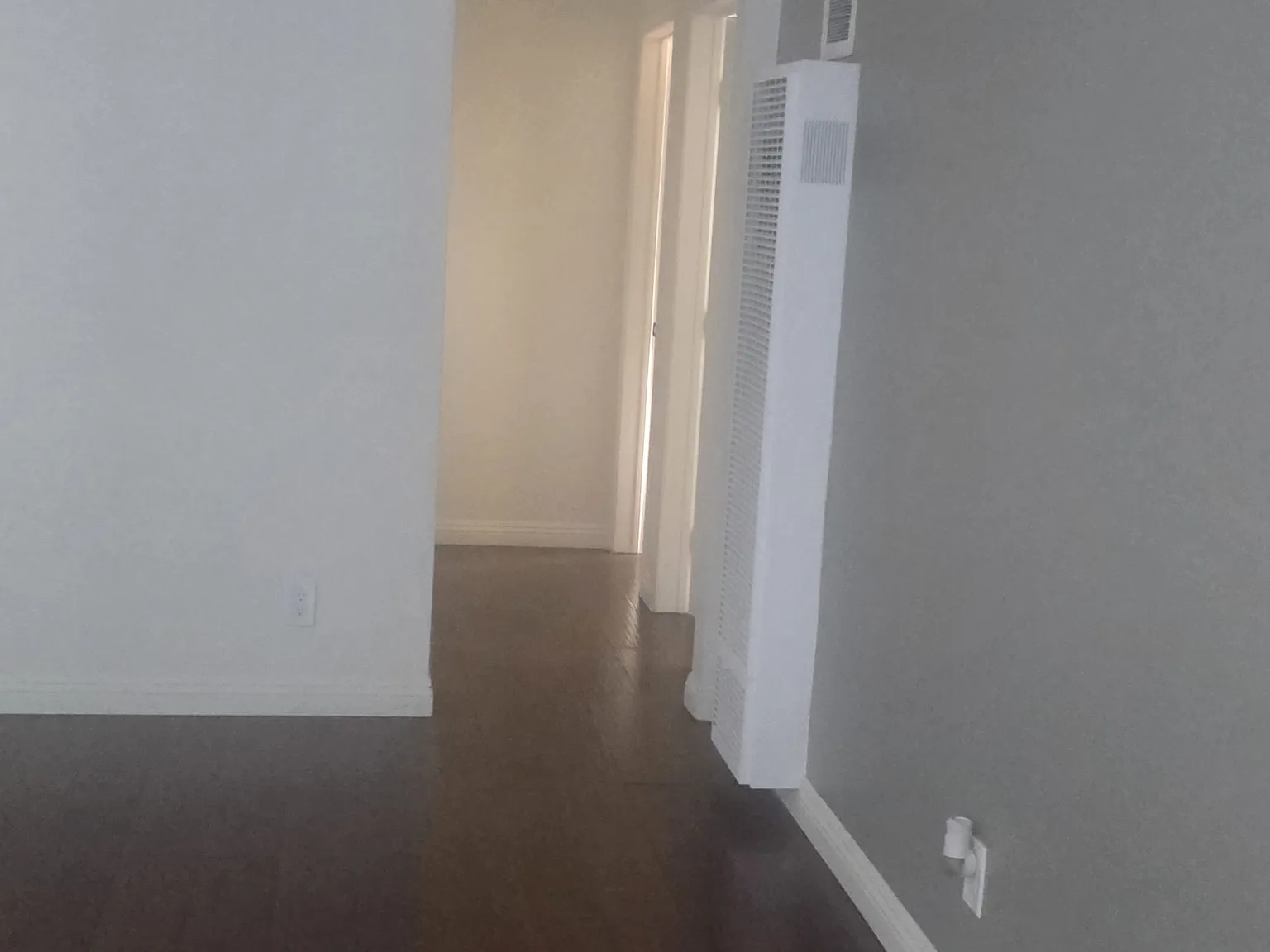 945 N San Antonio Ave — Photo 4