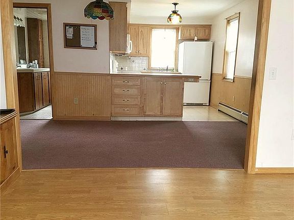 2nd image of 42 Alexander St