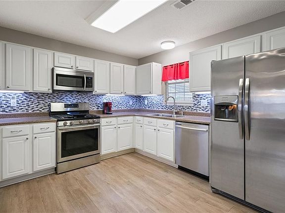 5th image of 431 Allo Ave