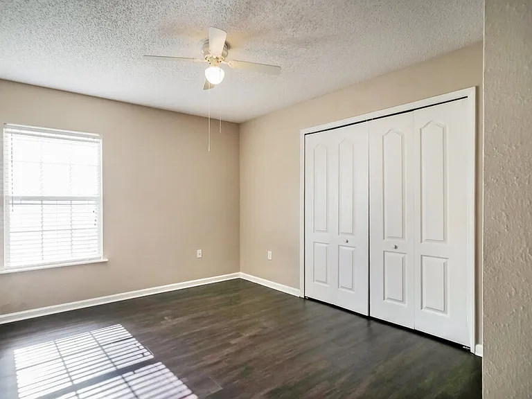 1417 Heather Ct — Photo 13