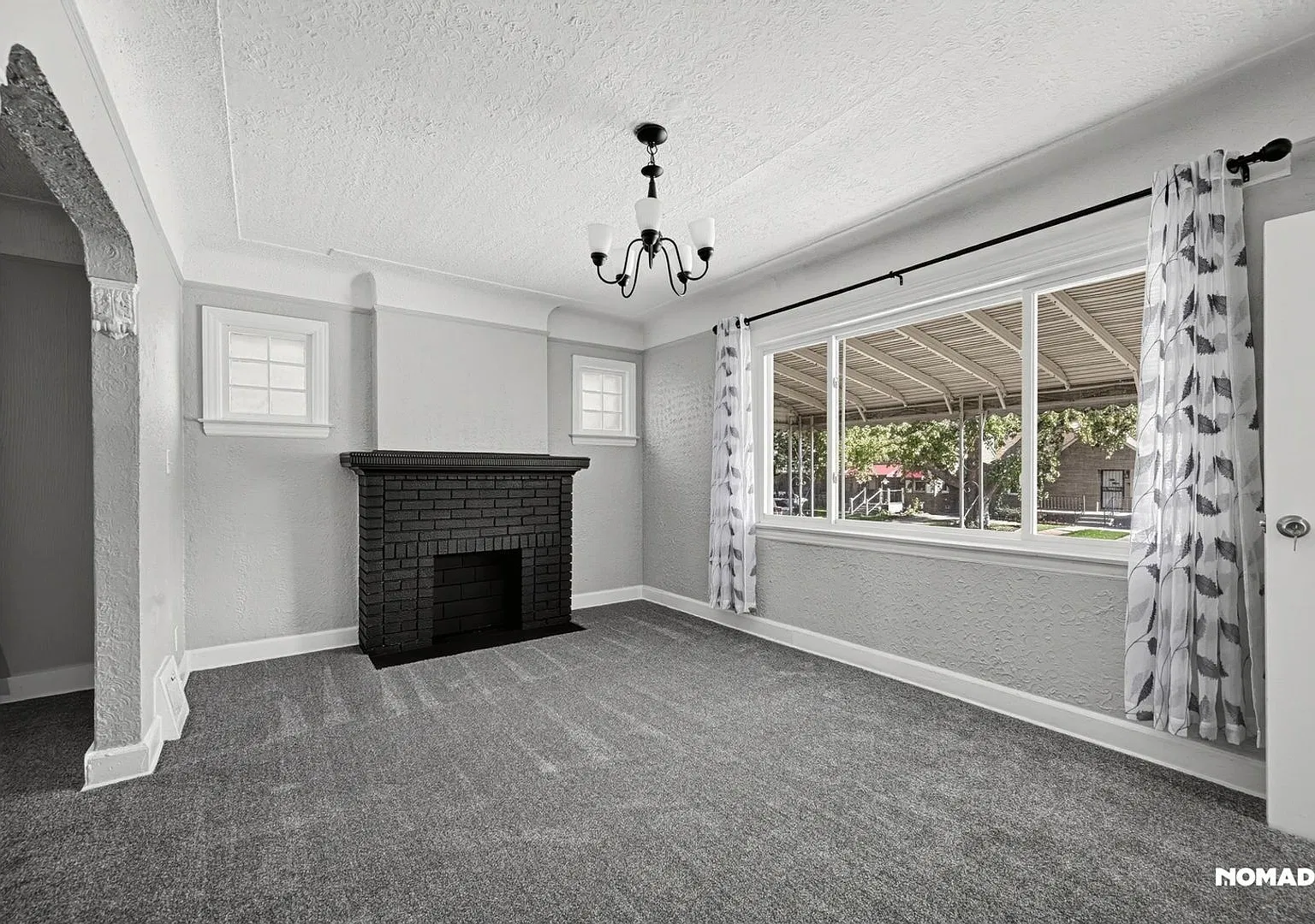 Charming 3BR Duplex in Detroit — Photo 4