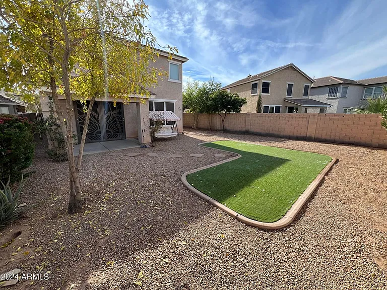 2226 E Bowker St — Photo 27