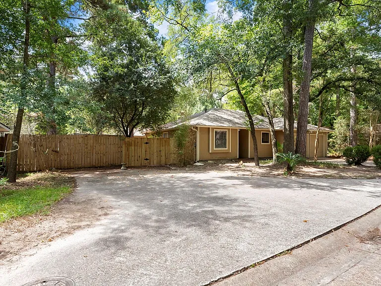 1010 E Red Cedar Cir — Photo 3