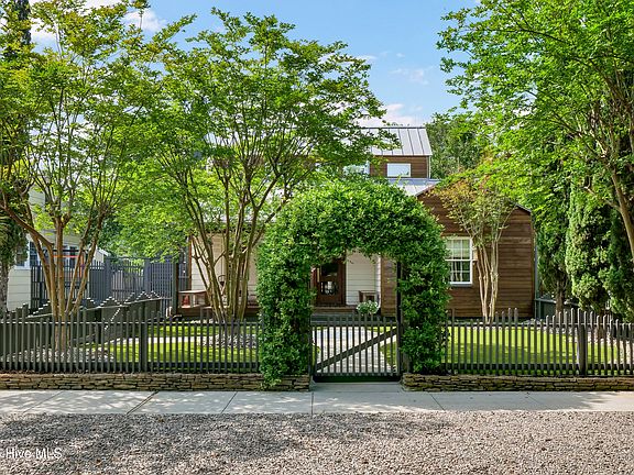 4th image of 112 Live Oak Drive