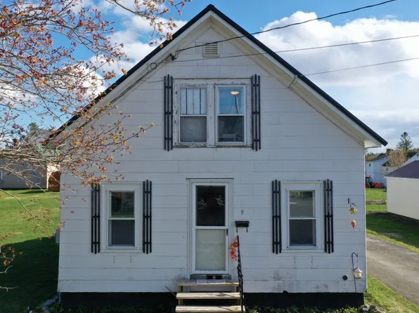 9 Gilman Street, Mars Hill, ME 04758