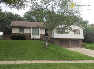 6439 Greenwood St, Shawnee, KS 66216