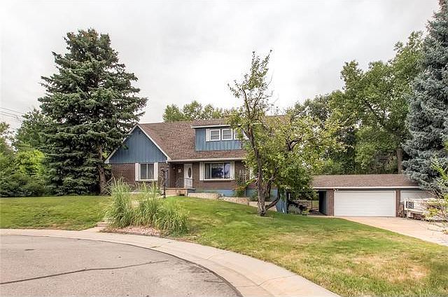 Front of House on Cul De Sac with 3 car garage