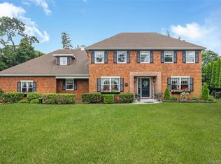 348 Middle Road, Bayport, NY 11705
