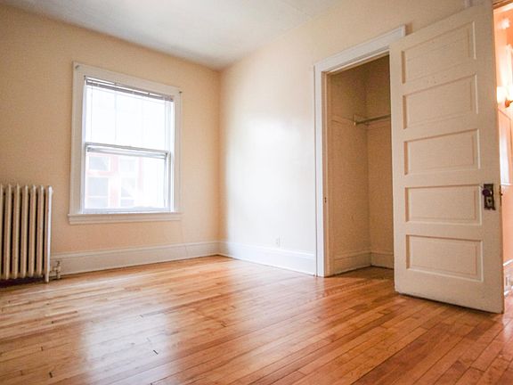 4th image of 2301 Harriet Ave #1