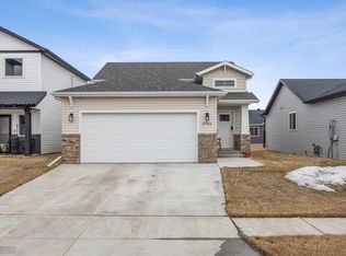 3706 Chinook Dr S, Fargo, ND