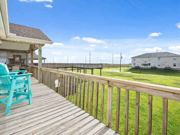 16507 Captain Kidd Rd, Jamaica Beach, TX 77554
