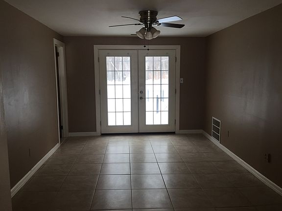 2nd image of 31 Pinch Brook Dr