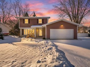 820 Ellen Ln, Fond Du Lac, WI 54935