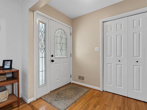 2nd image of 232 Glenview Dr