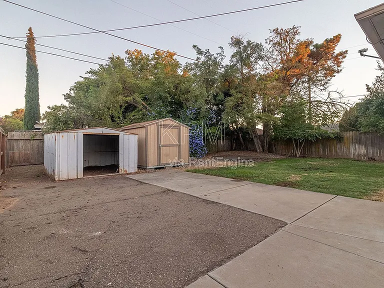 476 E Essex St — Photo 19