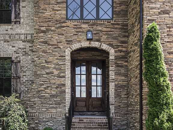 4th image of 7544 Hallows Dr