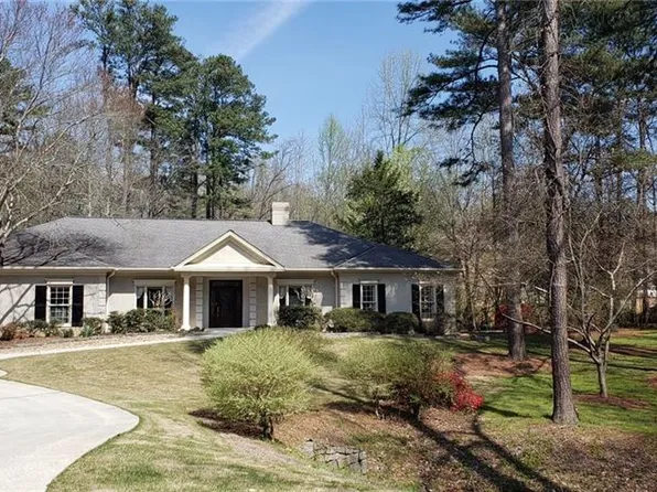 140 Emily Dr, Lilburn, GA 30047