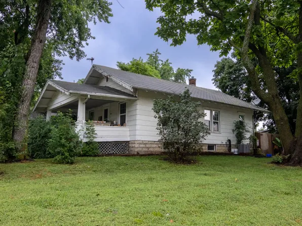 602 W 3rd St, Cameron, MO 64429