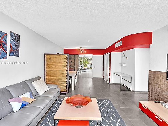 4th image of 800 West Ave APT 416