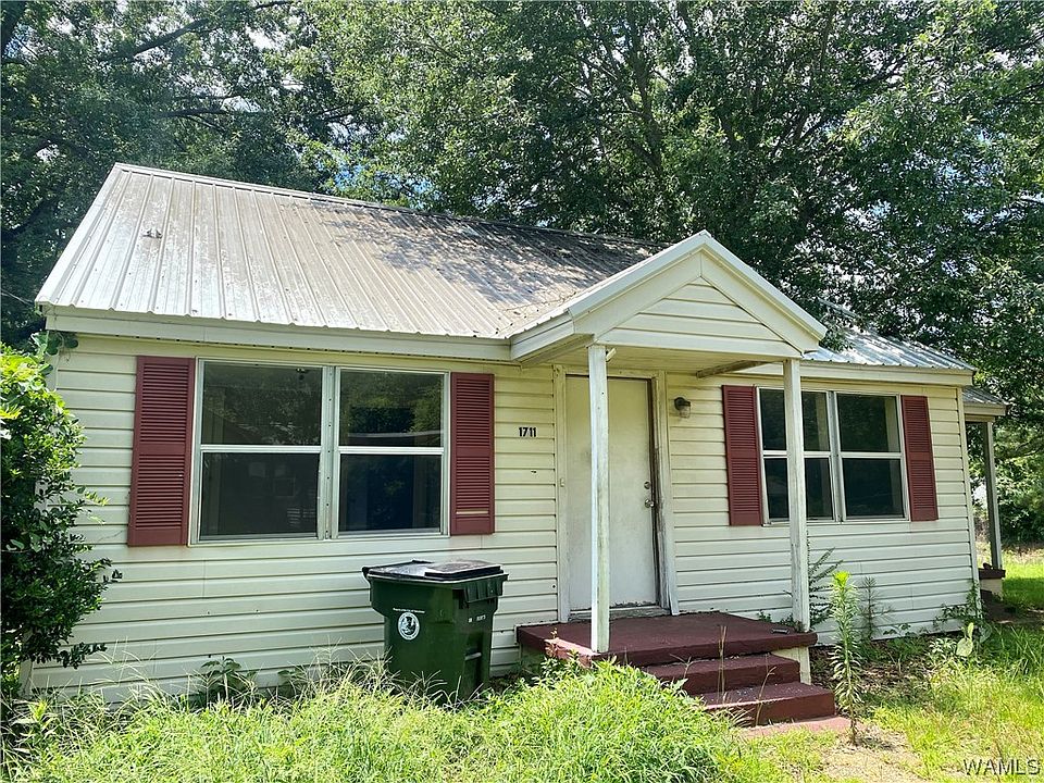 2nd image of 1711 24th St E