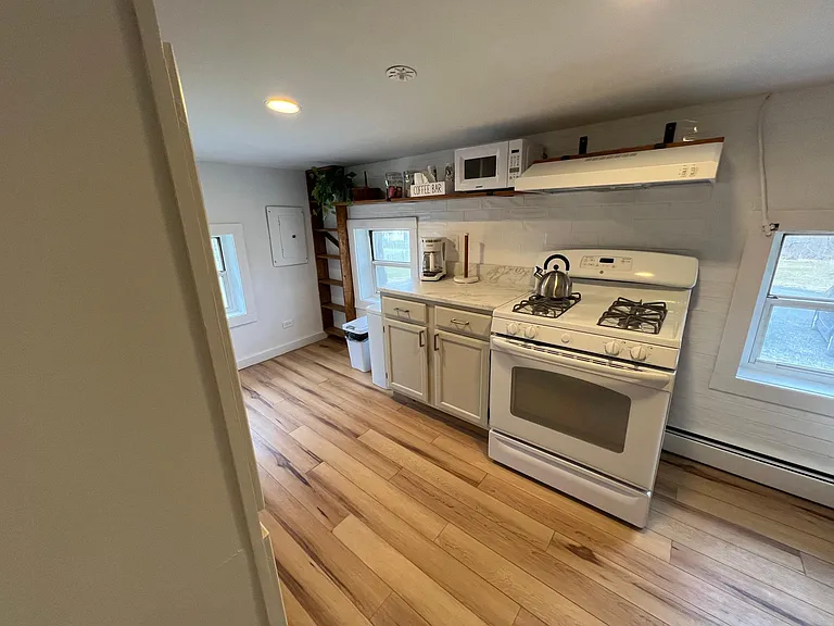 1141 Albany Post Rd #3 — Photo 20