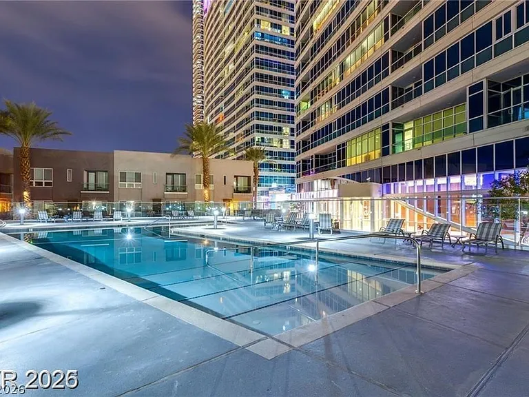 4525 Dean Martin Dr #511 — Photo 46
