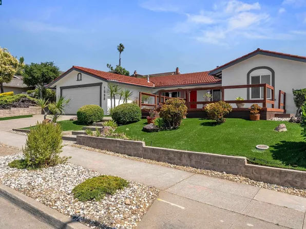 7998 Phaeton Dr, Oakland, CA 94605
