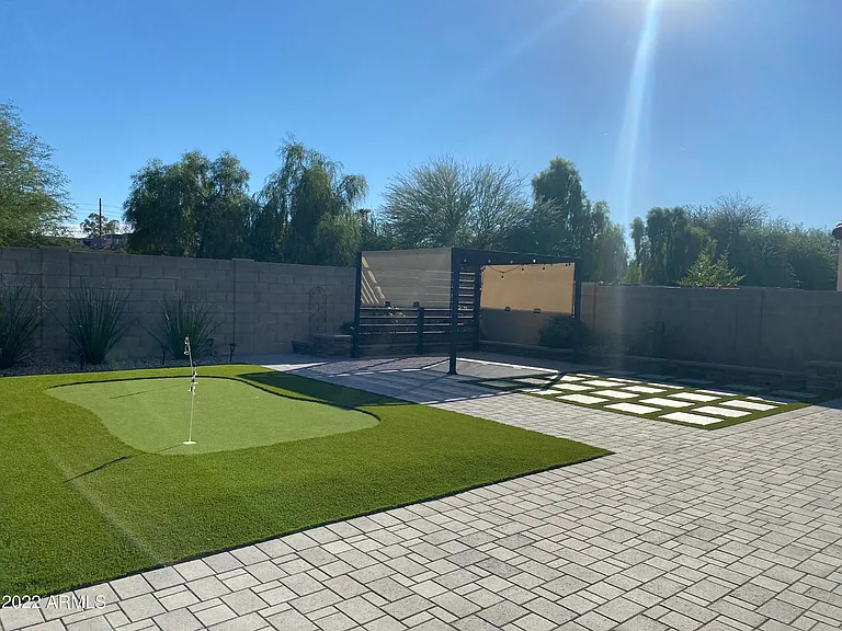 2119 W Betty Elyse Ln — Photo 26