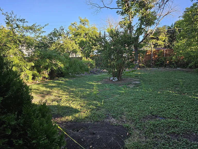 1822 Stella Ave — Photo 52