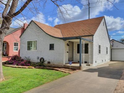 2601 Freeport Blvd, Sacramento, CA, 95818