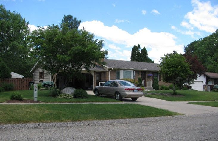 2nd image of 6935 Brownell Ct SE