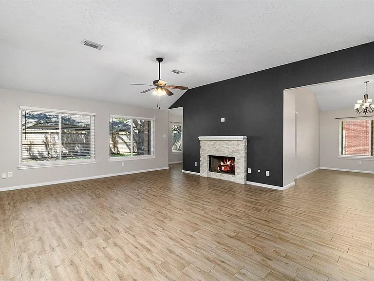 2918 Abbey Field Dr — Photo 4