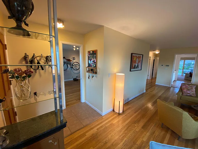 575 E 11th Ave #U — Photo 4