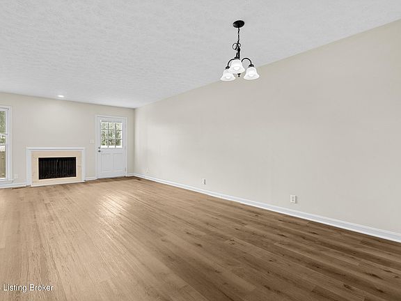 4th image of 10412 Christina Ct