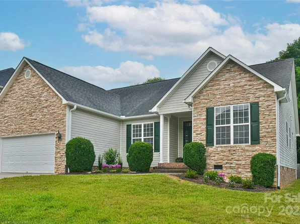 10 Holmes Ln, Arden, NC 28704